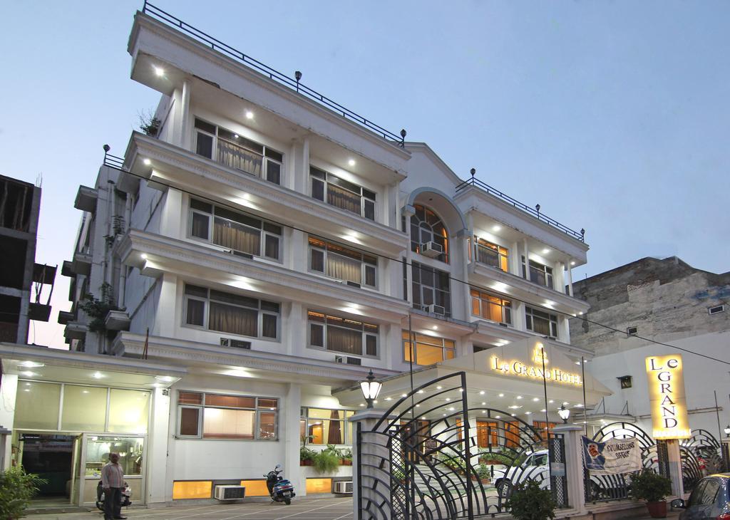 Le Grand Hotel Haridwār Esterno foto